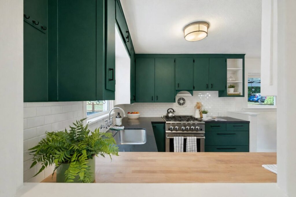 Bold Phthalo Green Kitchen Style