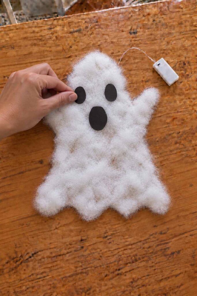 DIY Glowing Ghost Lamp for Easy Halloween Decor 9 Make the Ghost’s Face